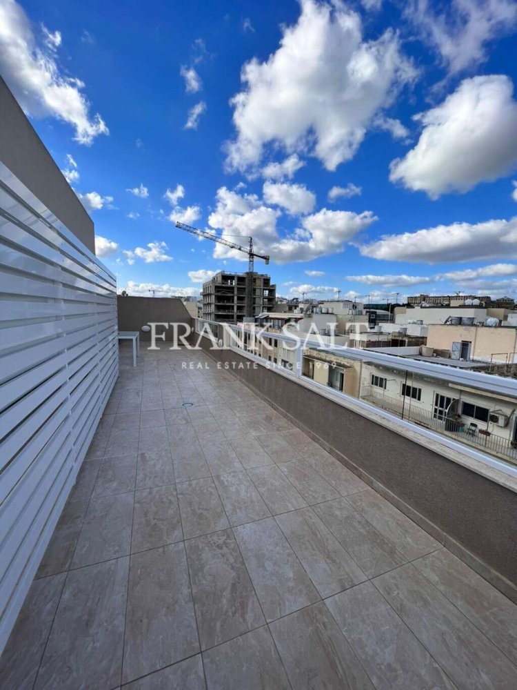 2 bedrooms Penthouse in Gzira, Malta No. 11176