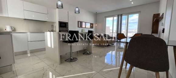 2 bedrooms Penthouse in Gzira, Malta No. 11176 4