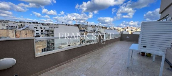 2 bedrooms Penthouse in Gzira, Malta No. 11176 2