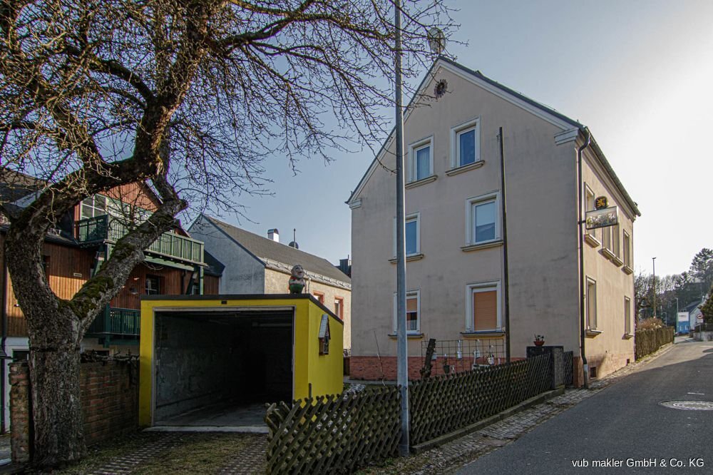 Adosado de 10 habitaciónes en Hof, Germany No. 50093