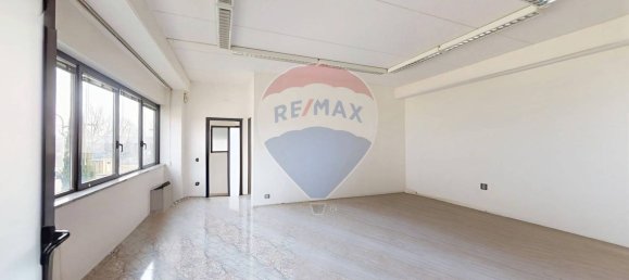 Lagerhaus in Traversetolo, Italy 700m², Nr. 309375 28