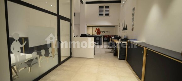 3 rooms Commercial property in Bologna, Italy No. 116573 3
