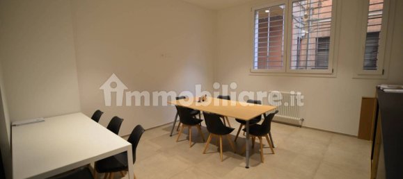 3 rooms Commercial property in Bologna, Italy No. 116573 5