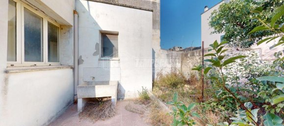 Дом с 6 комнатами в Scorrano, Италия № 133394 3