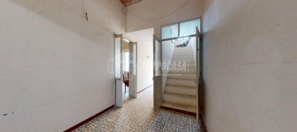 Дом с 6 комнатами в Scorrano, Италия № 133394 16