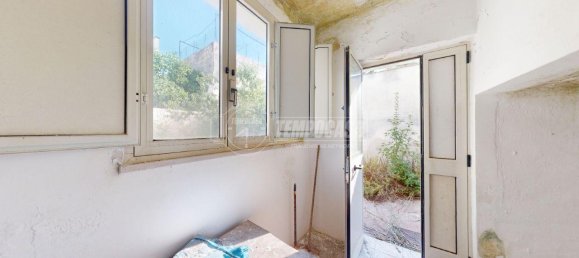 Дом с 6 комнатами в Scorrano, Италия № 133394 20