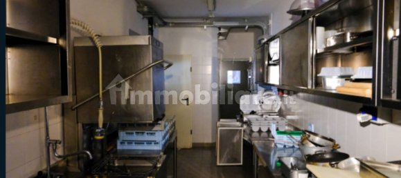 Коммерческая недвижимость с 5 комнатами в Скильпарио, Италия № 259133 6