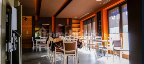 Коммерческая недвижимость с 5 комнатами в Скильпарио, Италия № 259133 7