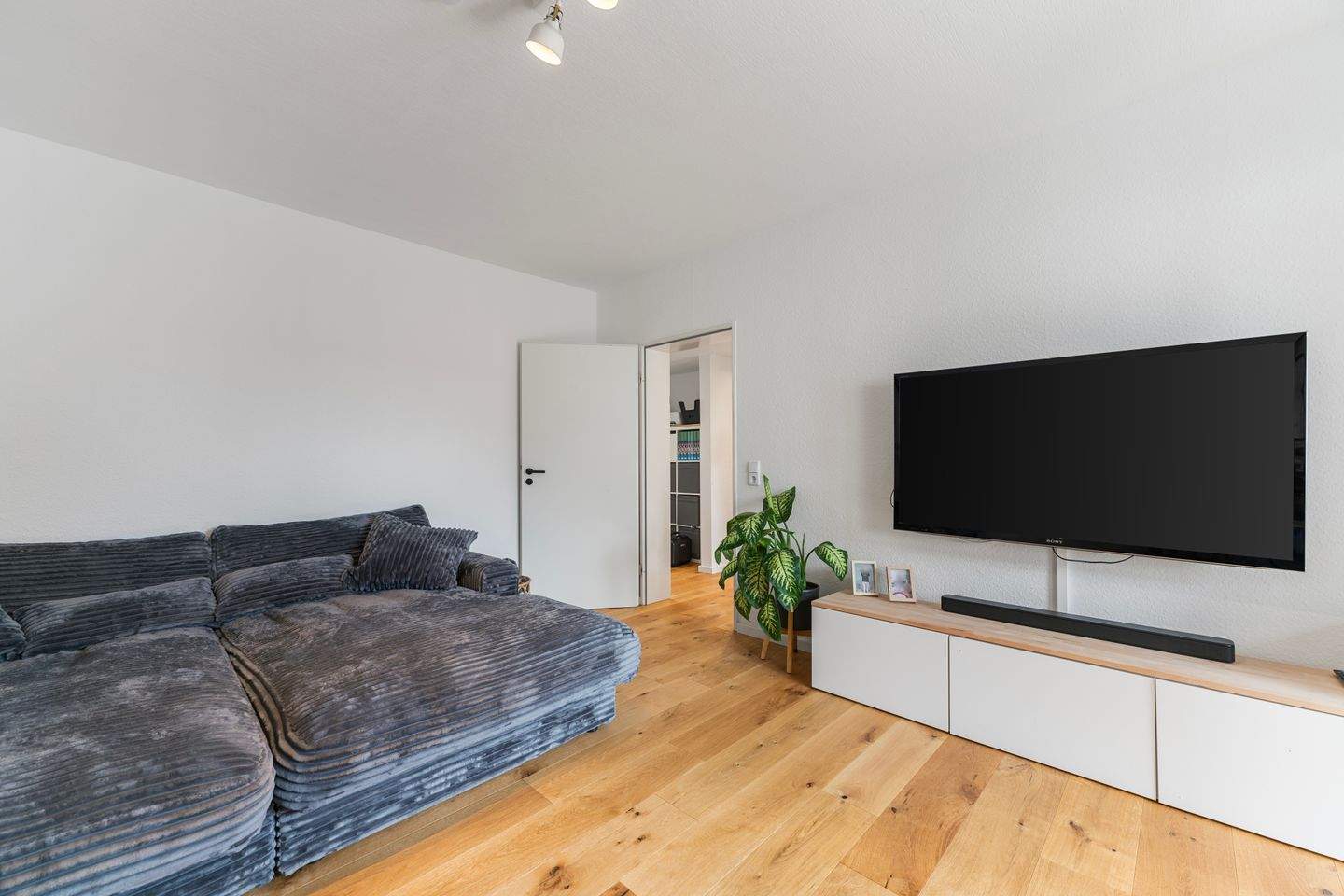 Apartamento de 2 dormitorios en Rhein-Erft, Germany No. 269413