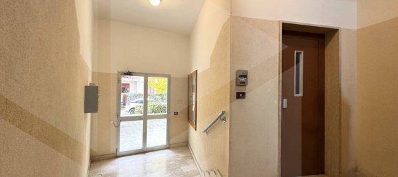 4-salle Appartement à Noicattaro, Italy No. 19061 21