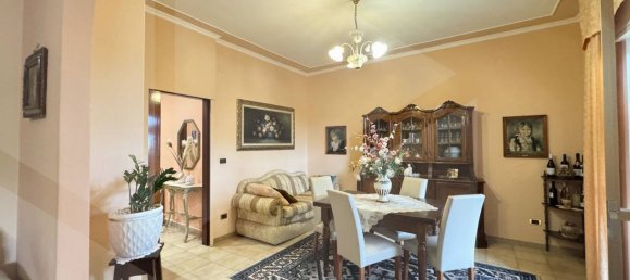 4-salle Appartement à Noicattaro, Italy No. 19061 8