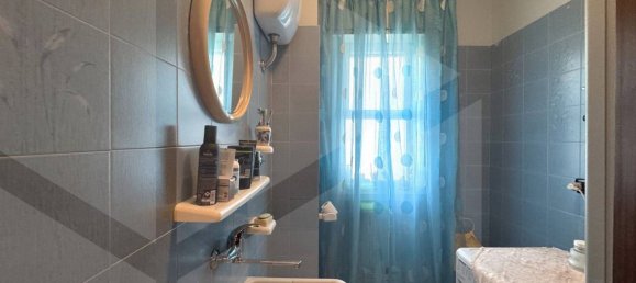 4-salle Appartement à Noicattaro, Italy No. 19061 12