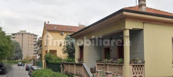 2 bedrooms Apartment in Cinisello Balsamo, Italy No. 5715 2