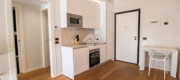 3-salle Appartement à Padenghe sul Garda, Italy No. 71798 2