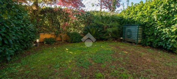 3-salle Appartement à Padenghe sul Garda, Italy No. 71798 17