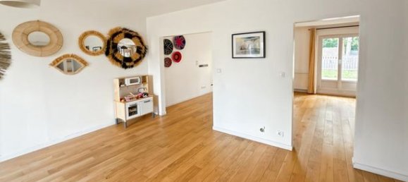 Casa de 4 dormitorios en Orleans, France No. 277081 3