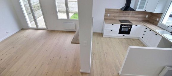 3 bedrooms House in Villers-Saint-Paul, France No. 303884 3