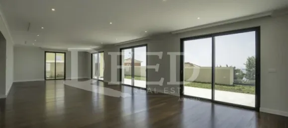 3 bedrooms House in Funchal, Portugal No. 95154 4