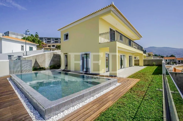 3 bedrooms House in Funchal, Portugal No. 95154