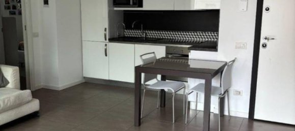 2 bedrooms Apartment in Desio, Italy No. 374328 9