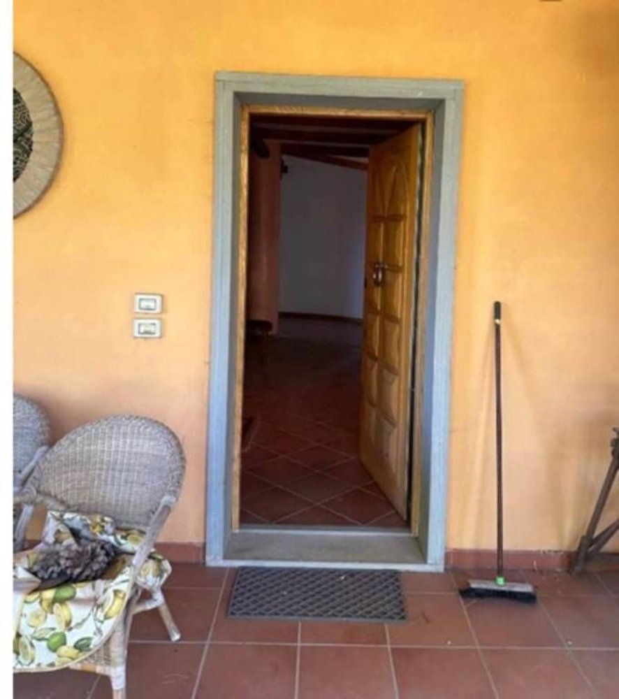 Villa de 4 habitaciónes en Morlupo, Italy No. 184365