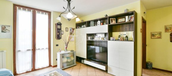 Квартира с 3 комнатами в Сенна Комаско, Италия № 17603 9