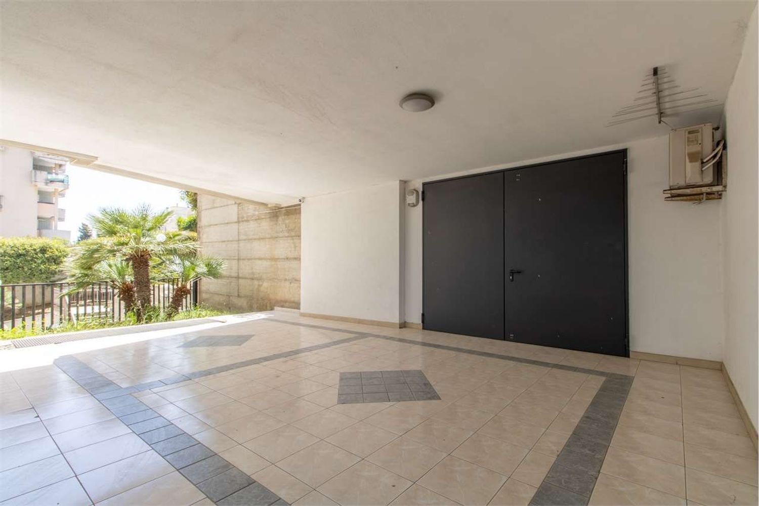 108m² Commercial property in Selargius, Italy No. 265719