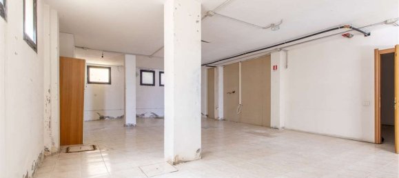 108m² Commercial property in Selargius, Italy No. 265719 3