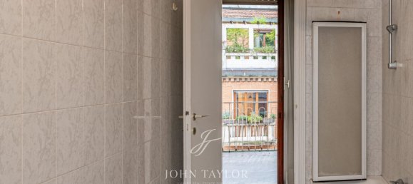 5 rooms Apartment in Milan, Italy No. 244108 13