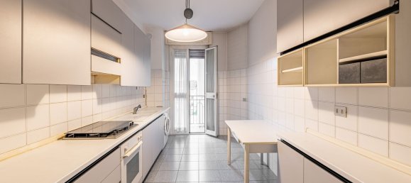 5 rooms Apartment in Milan, Italy No. 244108 4