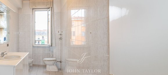 5 rooms Apartment in Milan, Italy No. 244108 14