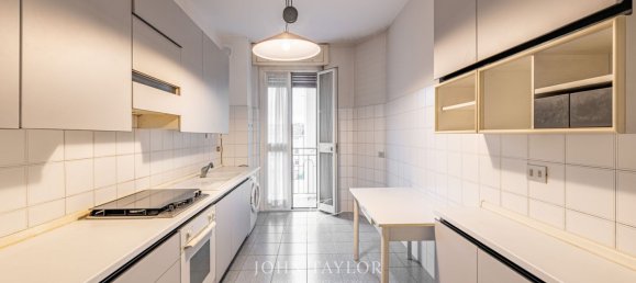 5 rooms Apartment in Milan, Italy No. 244108 26