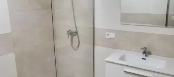 1 bedroom Apartment in Valencia, Spain No. 118406 2