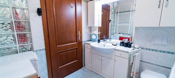 4 bedrooms House in Medole, Italy No. 260176 12