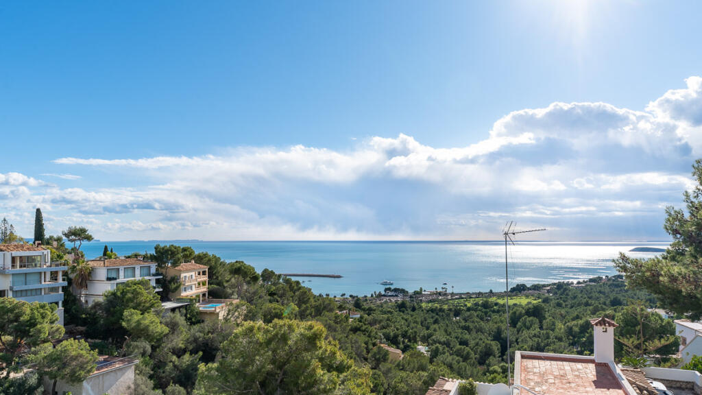 Villa de 4 dormitorios en Costa D'en Blanes, Spain No. 259584