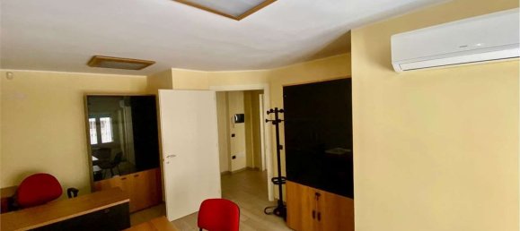 2 Schlafzimmer Wohnung in Cagliari, Italy, Nr. 323815 9