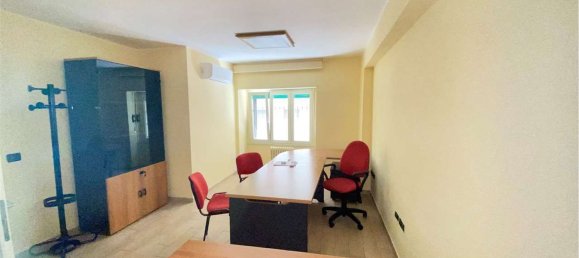 2 Schlafzimmer Wohnung in Cagliari, Italy, Nr. 323815 10