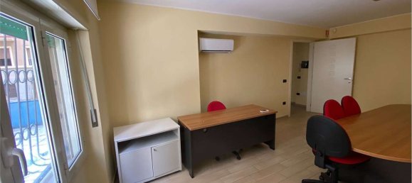 2 Schlafzimmer Wohnung in Cagliari, Italy, Nr. 323815 4