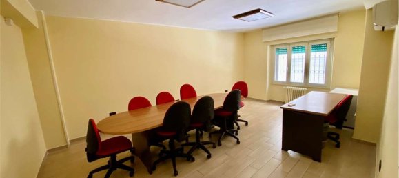 2 Schlafzimmer Wohnung in Cagliari, Italy, Nr. 323815 3