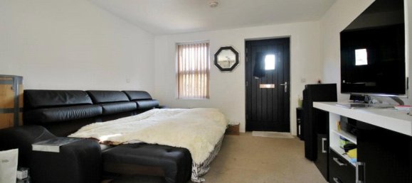 Studio in West Drayton, United Kingdom No. 8616 2