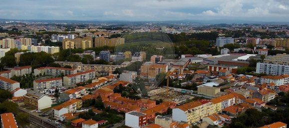 198m² Land in Porto, Portugal No. 34466 14