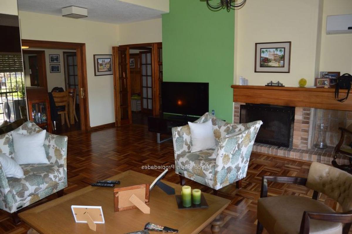 4 bedrooms House in Montevideo, Uruguay No. 6960