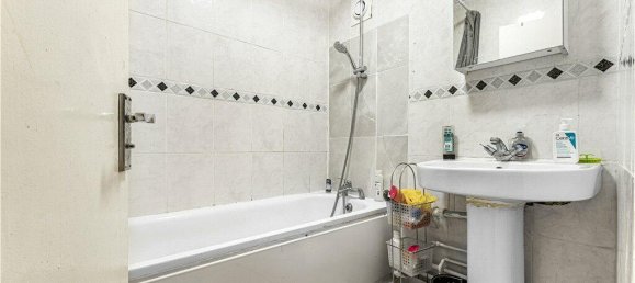 3 bedrooms Apartment in London, United Kingdom No. 8695 8