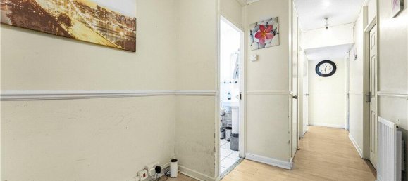 3 bedrooms Apartment in London, United Kingdom No. 8695 10