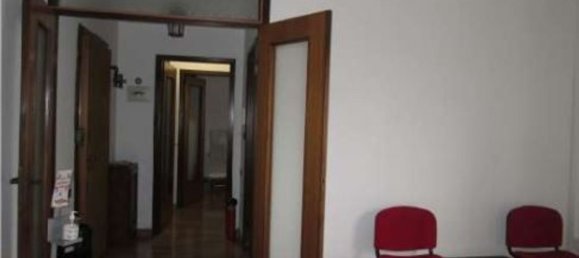 63m² Office in Milan, Italy No. 358993 3