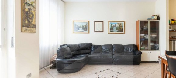3 rooms Apartment in Mariano Comense, Italy No. 21014 9