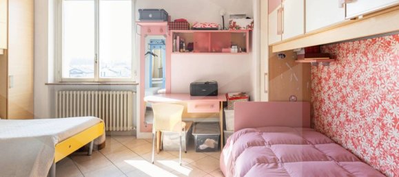 3 rooms Apartment in Mariano Comense, Italy No. 21014 21