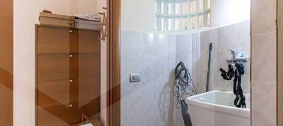 3 rooms Apartment in Mariano Comense, Italy No. 21014 10