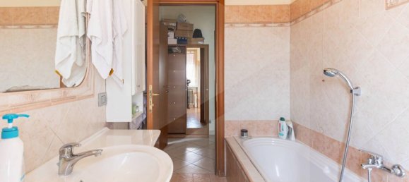 3 rooms Apartment in Mariano Comense, Italy No. 21014 26