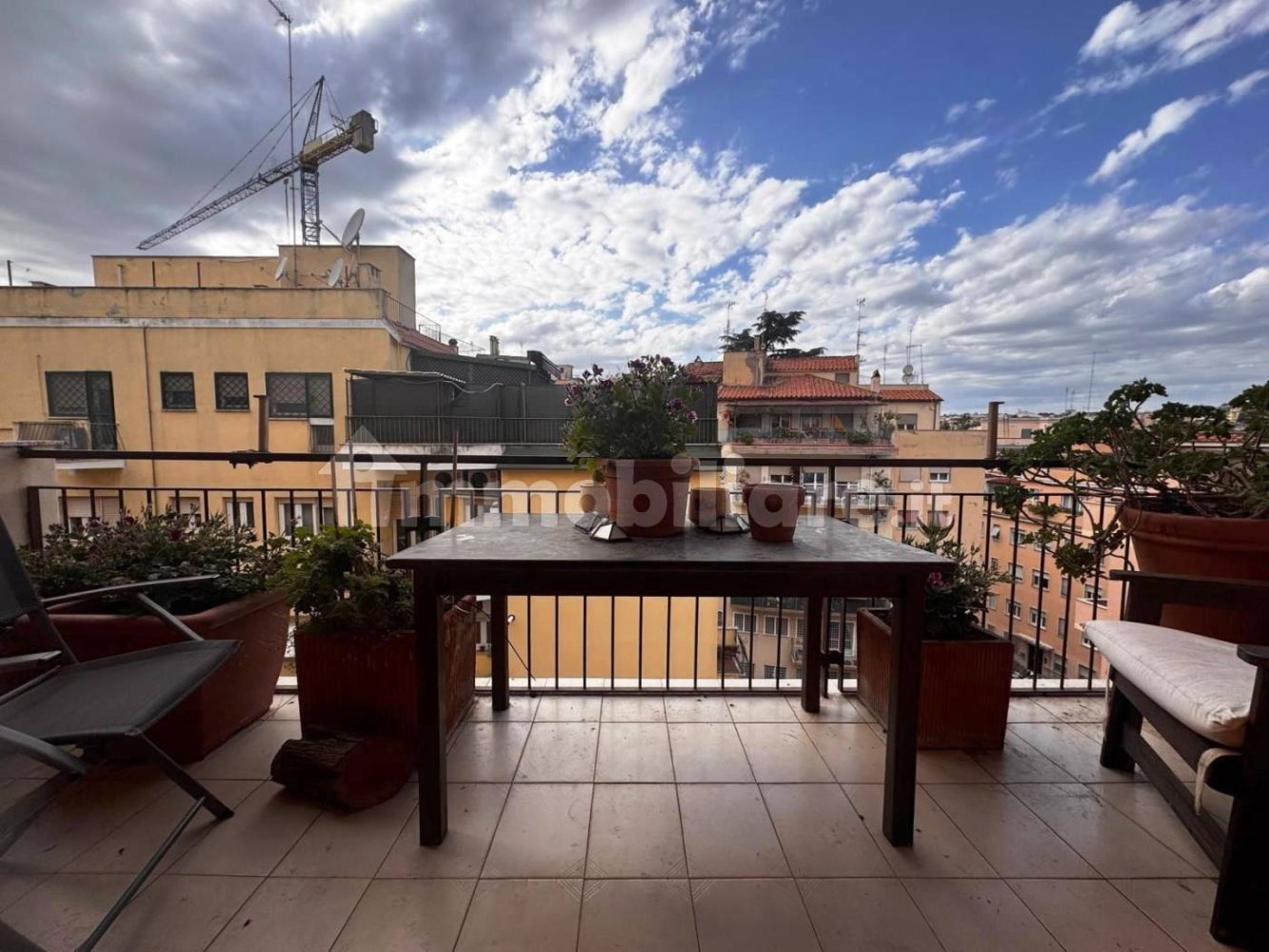 4 bedrooms Apartment in Rome, Italy No. 333647